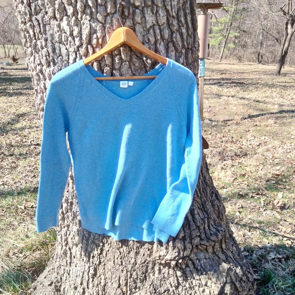 ⬇️ Price Drop! ⬇️ GAP Textured Sweater in size L